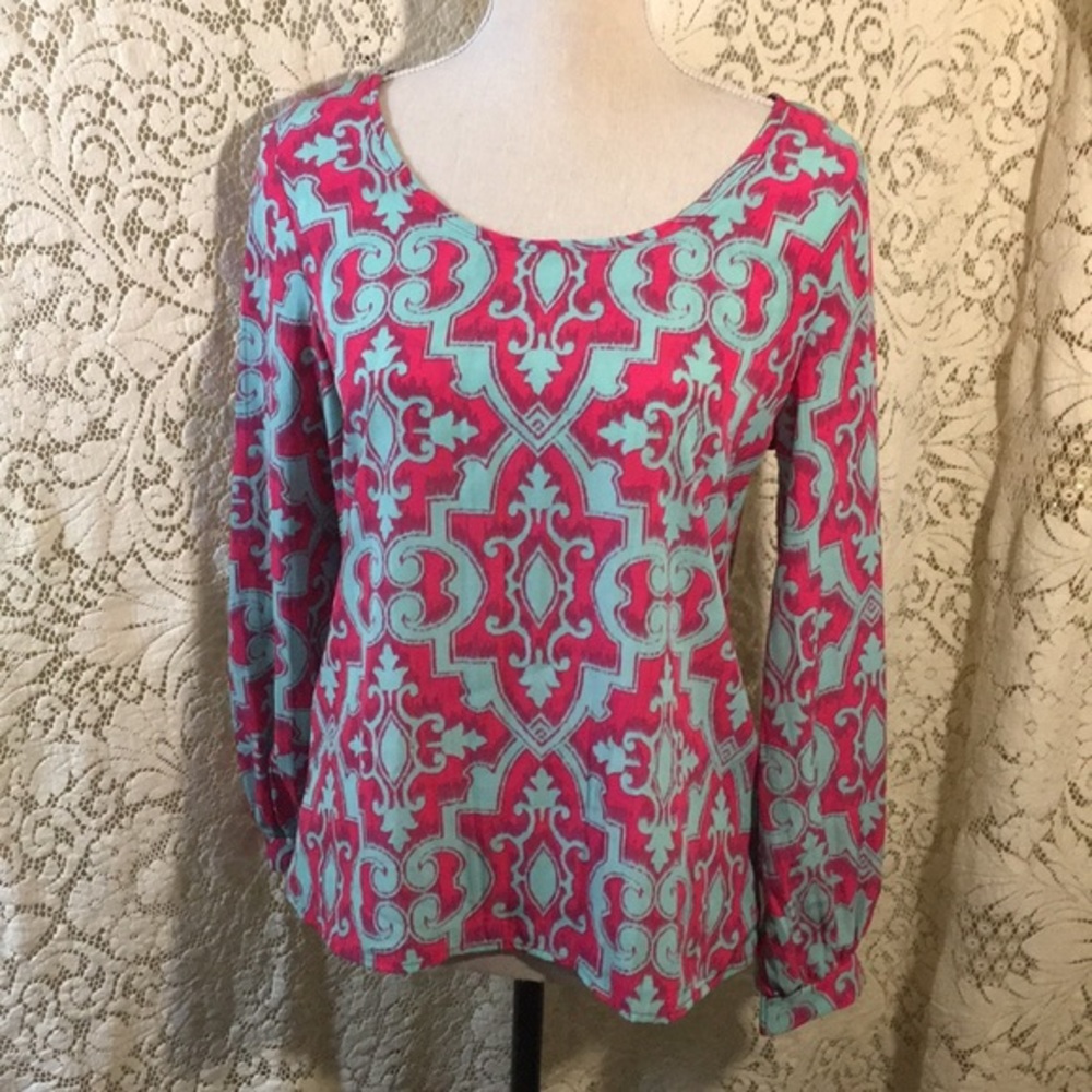 Peaches N’ Cream Scoop neck top.